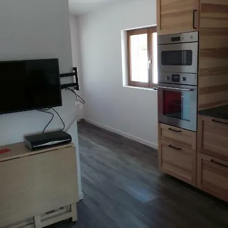 Number9 - Now With Air Conditioning 3* Carlipa